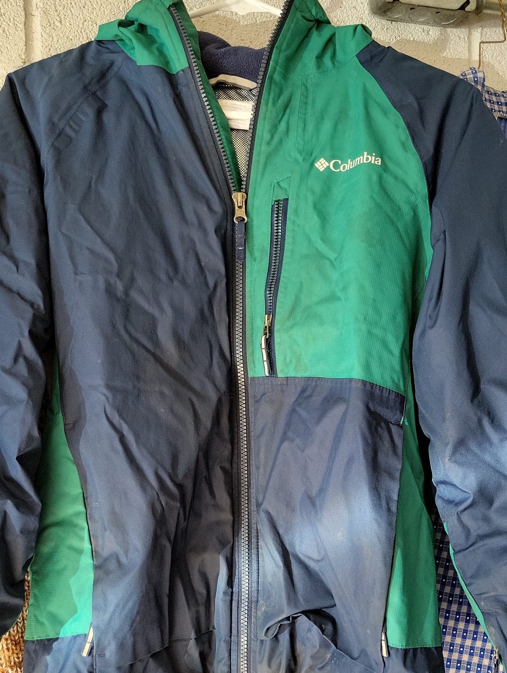 BOYS NOT MENS Columbia Navy and Green Colorblock Rain Jacket